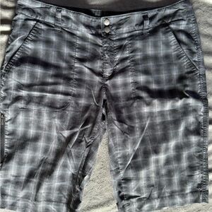Columbia Saturday Trail ll Plaid Omni Wick Shorts Size 14